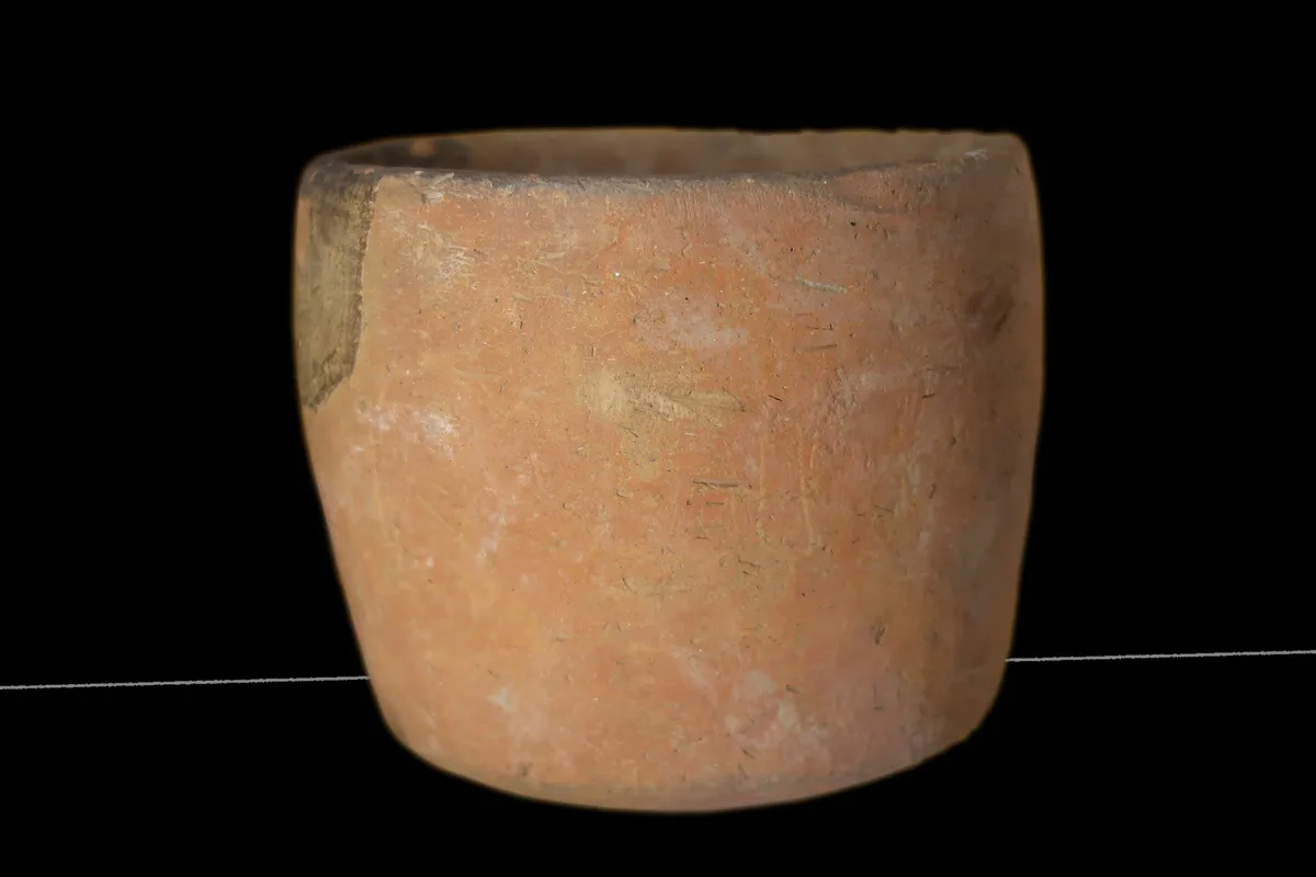 Giara da birra in terracotta dell'Antico Regno d'Egitto